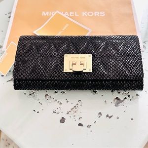 NWT Michael Kors Quilted Leather Carryall/Wallet Black Gold Vivianne Glitter